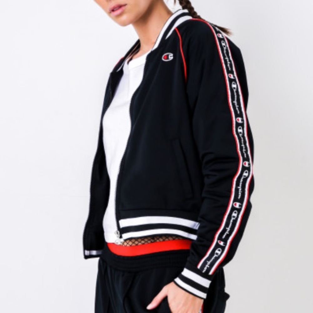 ❌ SOLD ❌ Champion Cropped Jersey Jacket
